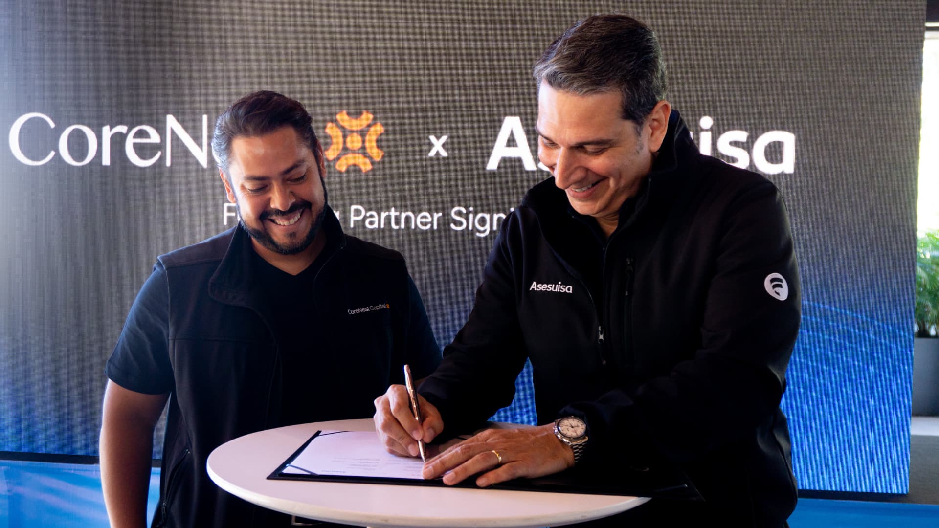 Firma del programa de innovación con Asesuisa